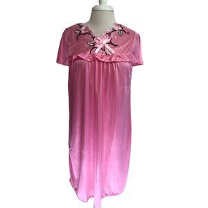 Nine’s light pink short sleeve satin nightgown with lace trim L